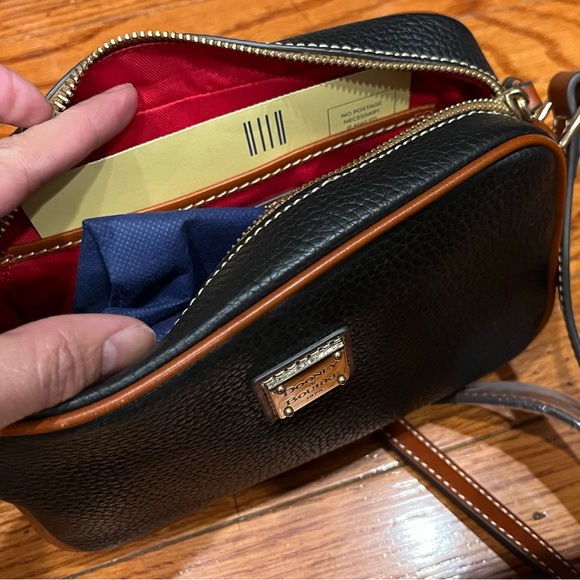 New Without Tags Dooney & Burke Camera Crossbody - Picture 6 of 6
